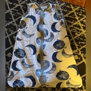 Burt’s bees light weight wearable blanket